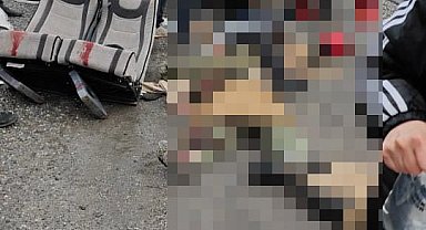 Van'da kamyonla yolcu minibüsü çarpıştı; ölü ve yaralılar var