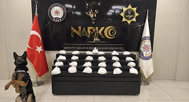 Van'da otomobilde 25 kilo metamfetamin ele geçirildi; 2 gözaltı