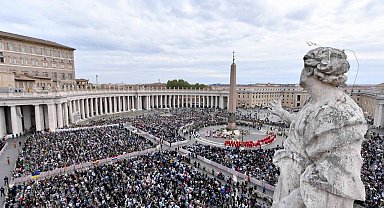 Vatikan'da 'Palmiye Pazarı' ayini yapıldı