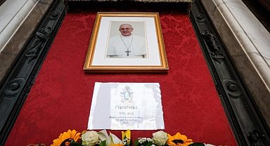 Vatikan'da Papa'nın odaları mühürlendi ve makamın boş olduğu açıklandı