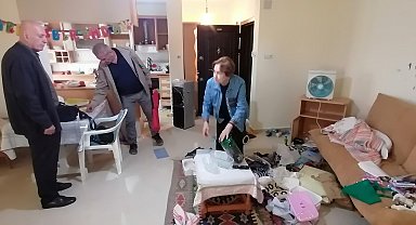 Yazlık dairelere hırsızlığa girip, tavla oynamışlar