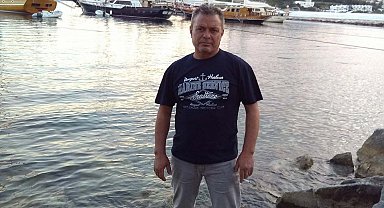 Yol kenarında yürürken otomobilin çarptığı yaya öldü