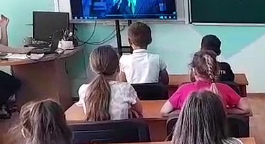 'Sarı Gelin' türküsünü Avrupalı çocuklara söylettiler