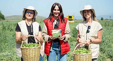 'Tarımın Kadın Yıldızları'nın emeğiyle SuperFresh 'Ege'den Hasat Bezelye'