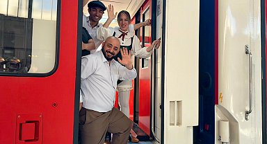 'Vagon Sahne' tiyatroyu taşımak için yola çıktı