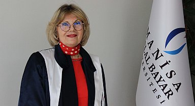 40 yıl sonra üniversiteye döndü; 72 yaşında doktorasını tamamladı