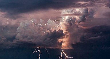 ABD'de fırtına: 160 binden fazla kişi elektriksiz kaldı