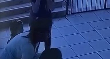 Adana'da boğazına cisim kaçan öğrenciyi, öğretmeni Heimlich manevrasıyla kurtardı