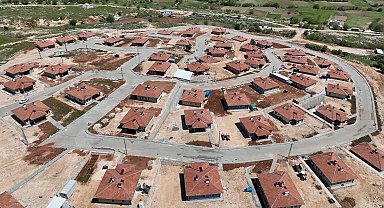 Adıyaman'ın Zey köyü kayalık zeminde yeniden kuruldu
