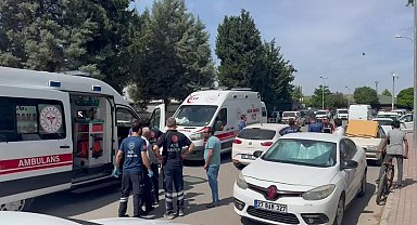 Adliye binası önünde akraba ailelerin kavgası: 5 yaralı, 7 gözaltı