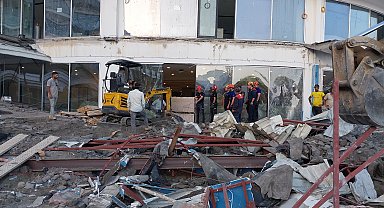 Antalya'da 5 yıldızlı otel inşaatında teras çöktü