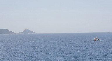 Antalya'da arızalanan helikopter denize acil iniş yaptı