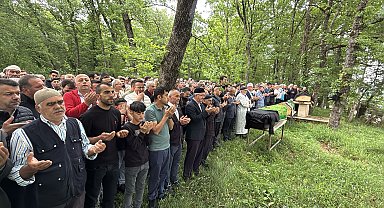 Arazi kavgasında öldürülen çift ile oğulları, toprağa verildi