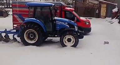 Ardahan'ın yüksek kesimleri, dolu yağışıyla beyaza büründü