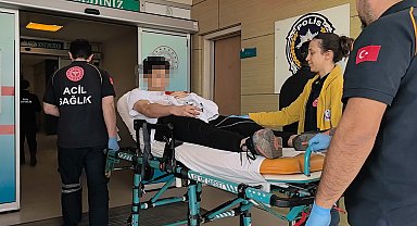 Arkadaşıyla şakalaşırken bıçaklandı