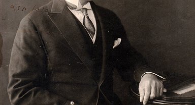 Atatürk'ün stüdyo fotoğraf çekiminde, videosu da olduğu ortaya çıktı