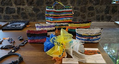 Atıktan sanata kadın eli değdi