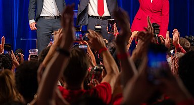 Avustralya seçimlerini çoğunluğu elde eden iktidardaki İşçi Partisi kazandı