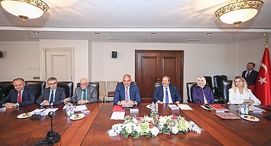 Bakan Ersoy, Cumhurbaşkanlığı Kültür ve Sanat Politikaları Kurulu üyeleriyle bir araya geldi