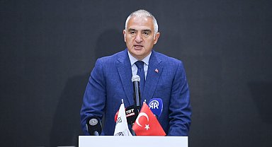 Bakan Ersoy: Sezai Karakoç'un hayatında bir hazine saklıdır