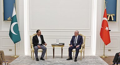 Bakan Güler, Pakistan Kara Kuvvetleri Komutanı Munir ile görüştü