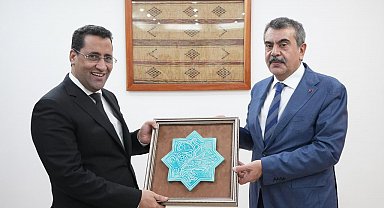 Bakan Tekin, Moritanya Başbakanı Djay ile bir araya geldi