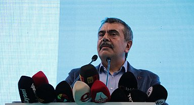 Bakan Tekin: Okuldaki bilgiyi beceriye dönüştürebilecekleri bir süreç oluşturalım istiyoruz