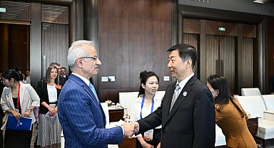 Bakan Uraloğlu, Şian Valisi Gang ile bir araya geldi