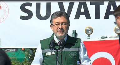 Bakan Yumaklı: 25 treyler çekicisi ve 2 yüzer paletli amfibik ekskavatörü envantere kazandırıldı