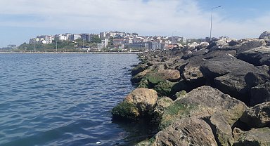 Bandırma'da sahildeki kayalıklar arasında ceset bulundu