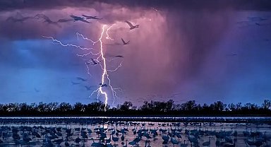 Bangladeş'in farklı bölgelerinde yıldırım çarpması sonucu 13 kişi hayatını kaybetti