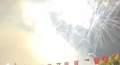 Bartın'da havai fişekleri ateşleyen işçi yaralandı