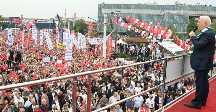 Başkan Bozbey'den adalet ve demokrasi çağrısı