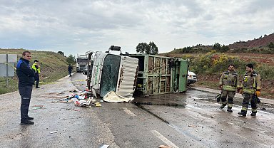 Belediyenin çöp kamyonu devrildi; 1 ölü, 1 yaralı