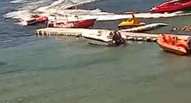 Bodrum'da turistlerin çekildiği deniz yatağının iskeledeki tekneye çarpması kamerada; 3 yaralı