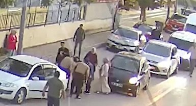 Boğazına yiyecek takılan bebek, Heimlich manevrası ile kurtarıldı