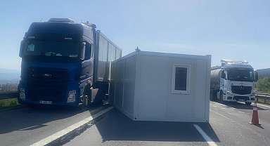 Bolu'da 4 TIR zincirleme kazaya karıştı; 2 yaralı