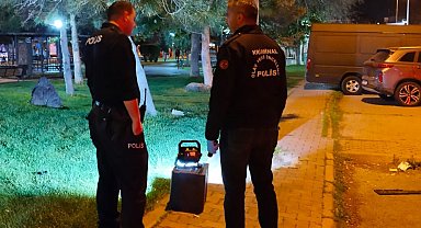 Borç- alacak kavgasında birbirlerini bıçakladılar