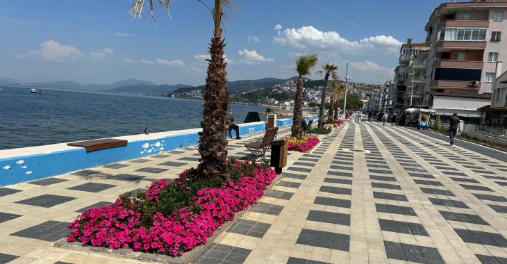 Bursa çiçek bahçesine dönüşüyor