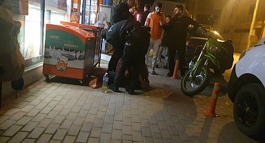 Bursa'da engelli gencin bakkal önünde çıkardığı yangın, büyümeden söndürüldü