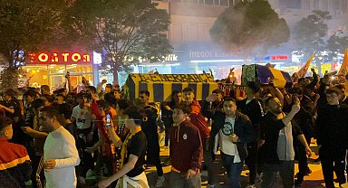 Bursa'da Galatasaray'ın şampiyonluk kutlamasında Fenerbahçe tabutu