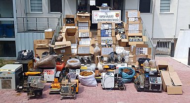 Bursa'da kaçak sigara üreten 4 şüpheliye gözaltı