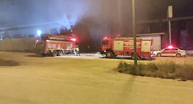 Bursa'da orman ürünleri fabrikasındaki yangın söndürüldü