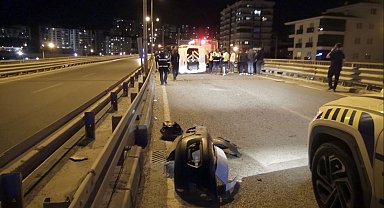 Çaldığı otomobille polisten kaçarken kaza yaptı, bu kez çarptığı minibüsü çaldı: 6 yaralı