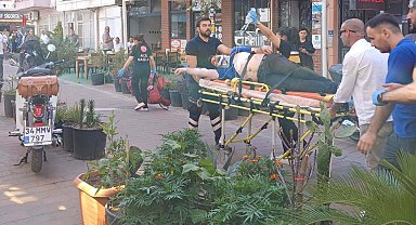 Çay ocağında oturan husumetlisini bıçakladı