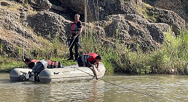 Çayda kaybolan Mustafa'nın cansız bedenine ulaşıldı