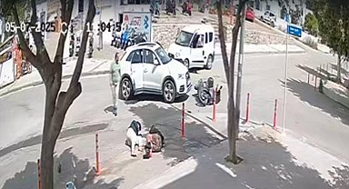 Cip ile motosikletin çarptığı kaza kamerada; 2 yaralı