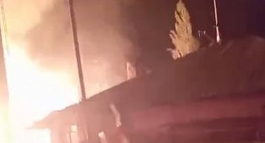 Çorum'da yangın; 2 ev ve 2 samanlık kullanılamaz hale geldi