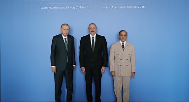 Cumhurbaşkanı Erdoğan, Aliyev ve Şahbaz Şerif ile görüştü