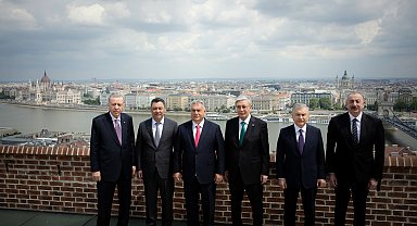 Cumhurbaşkanı Erdoğan, Macaristan'da liderlerle hatıra fotoğrafı çekimine katıldı